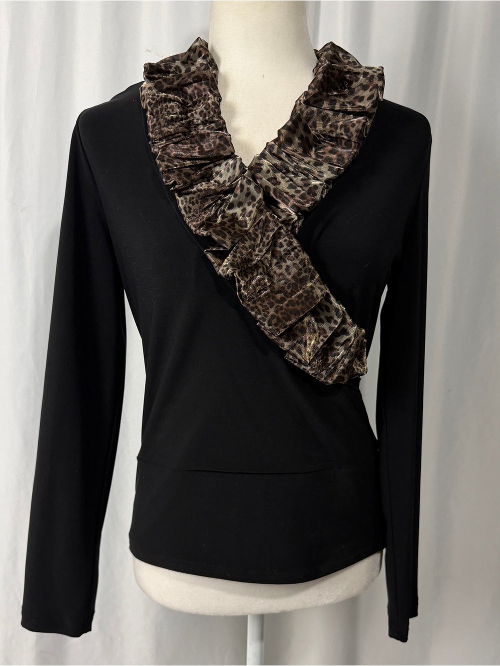 Joseph Ribkoff Faux Wrap Ruffle Neck Leopard Print Top Black Mob Wife Sz 8